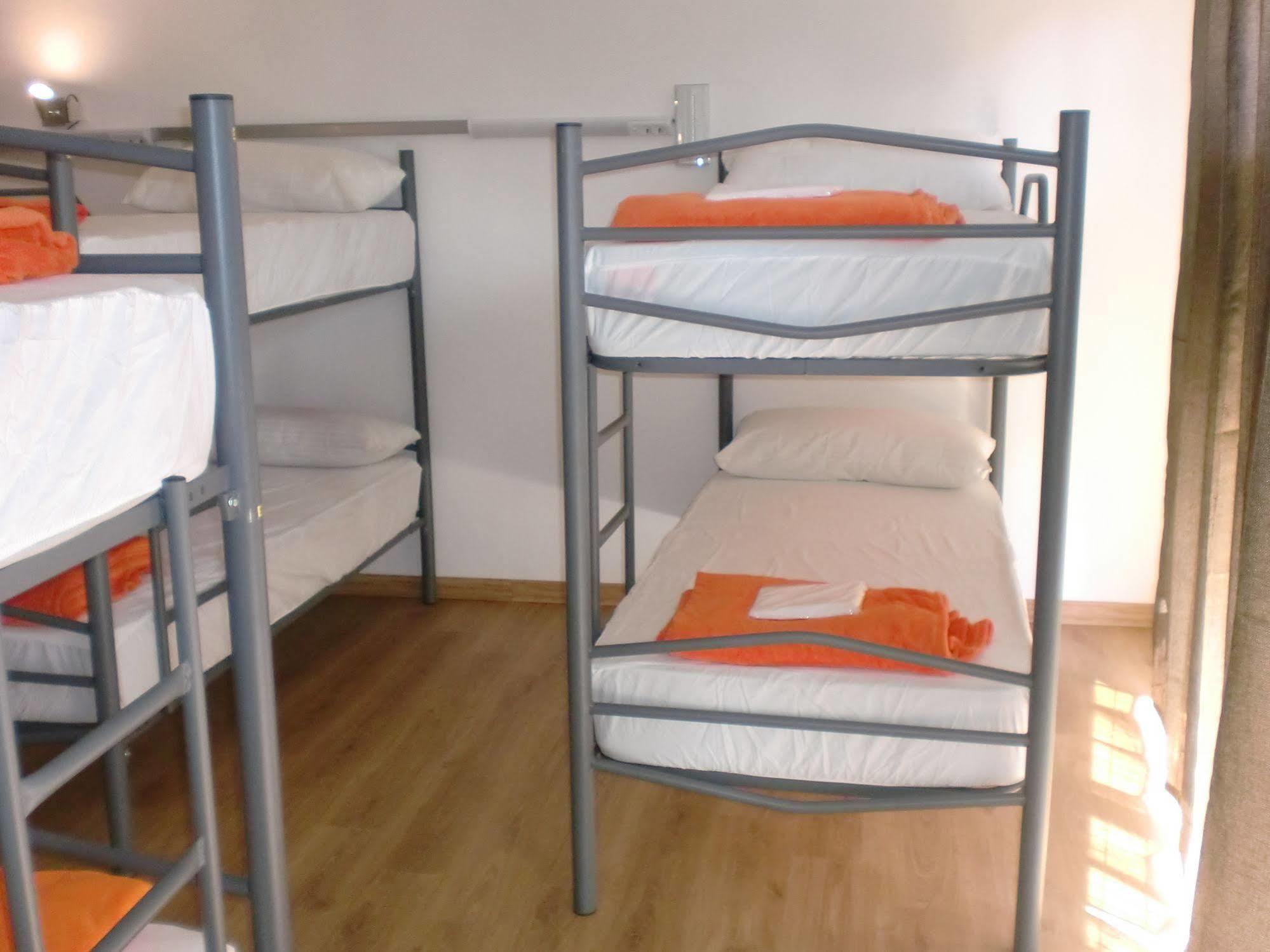 סנטיאגו דה קומפוסטלה Albergue Monterrey מראה חיצוני תמונה