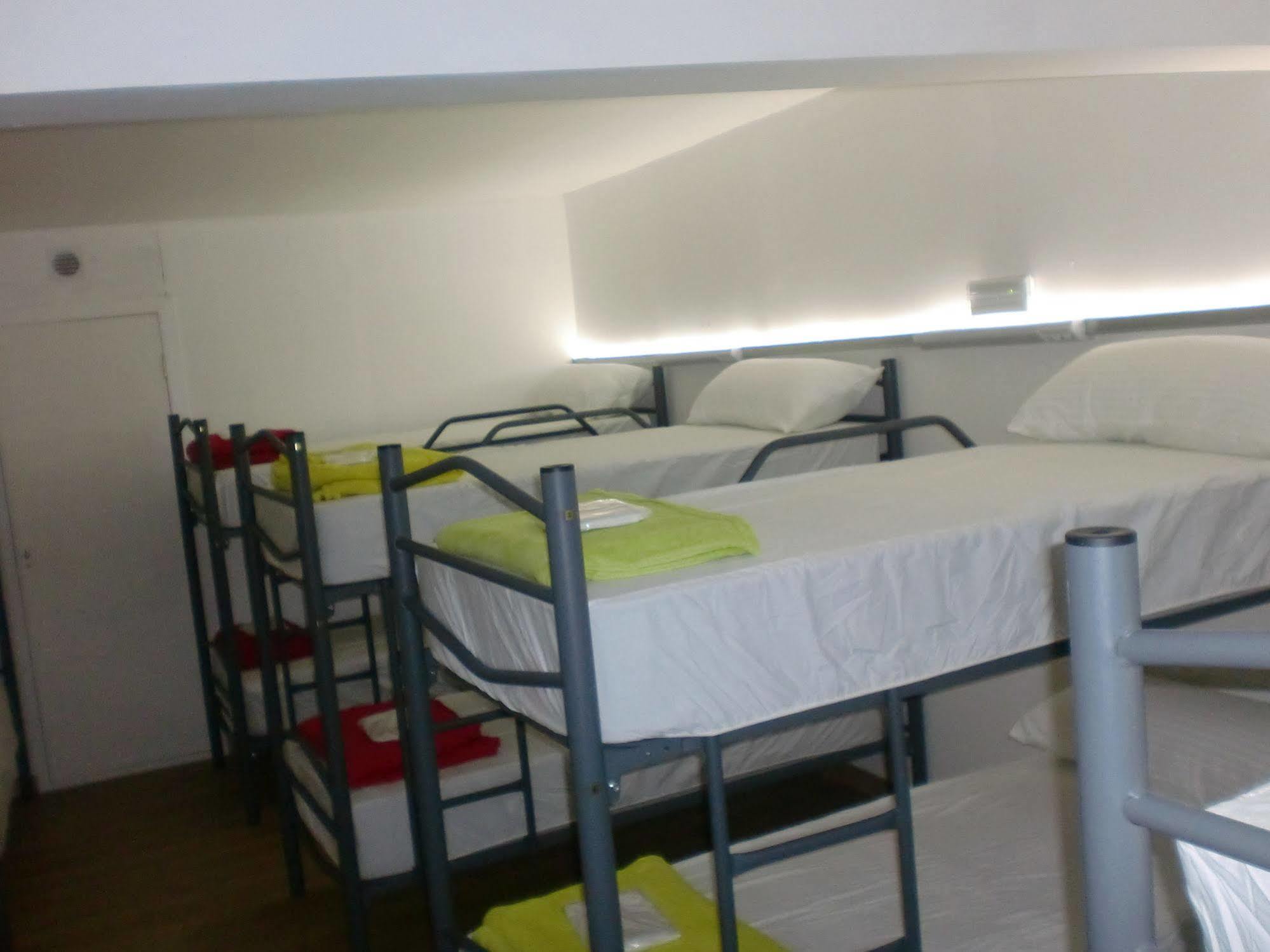 סנטיאגו דה קומפוסטלה Albergue Monterrey מראה חיצוני תמונה